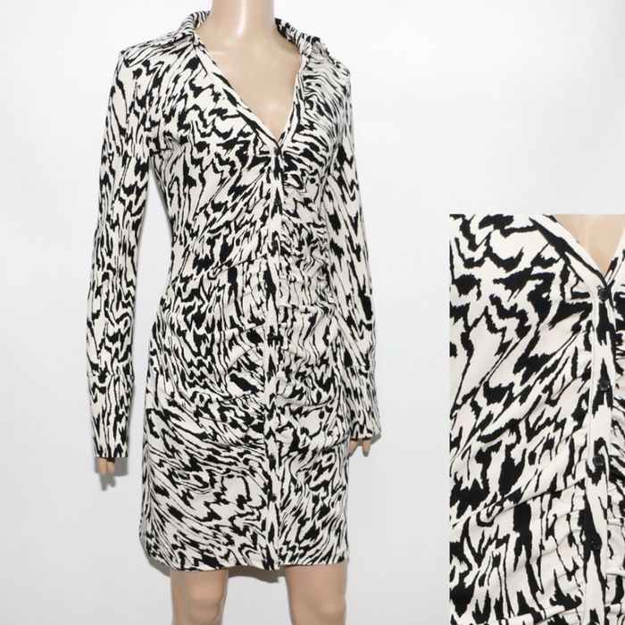 Плаття з гудзиками