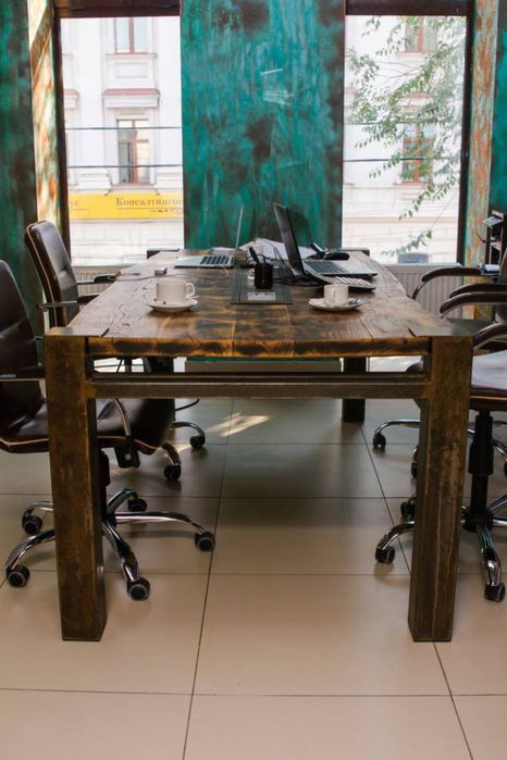 Продам комплект офисной мебели из натуральног дуба: 1650 $ (торг)