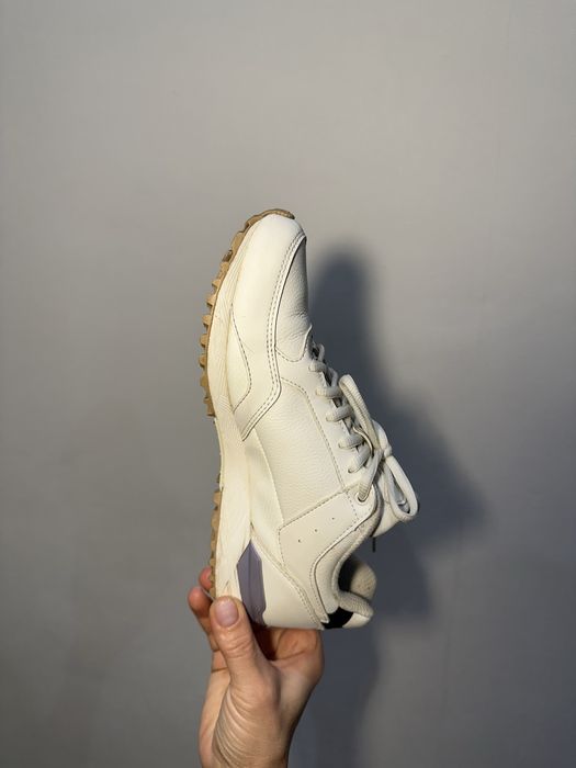 Шкіряні кросівки