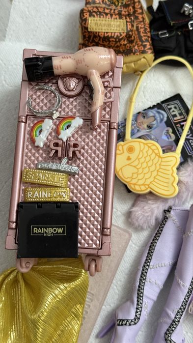 Аутфіт ляльки Rainbow, Lol