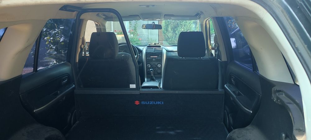 Перегородка з подіумом для Suzuki Grand Vitara 2005-2014рр