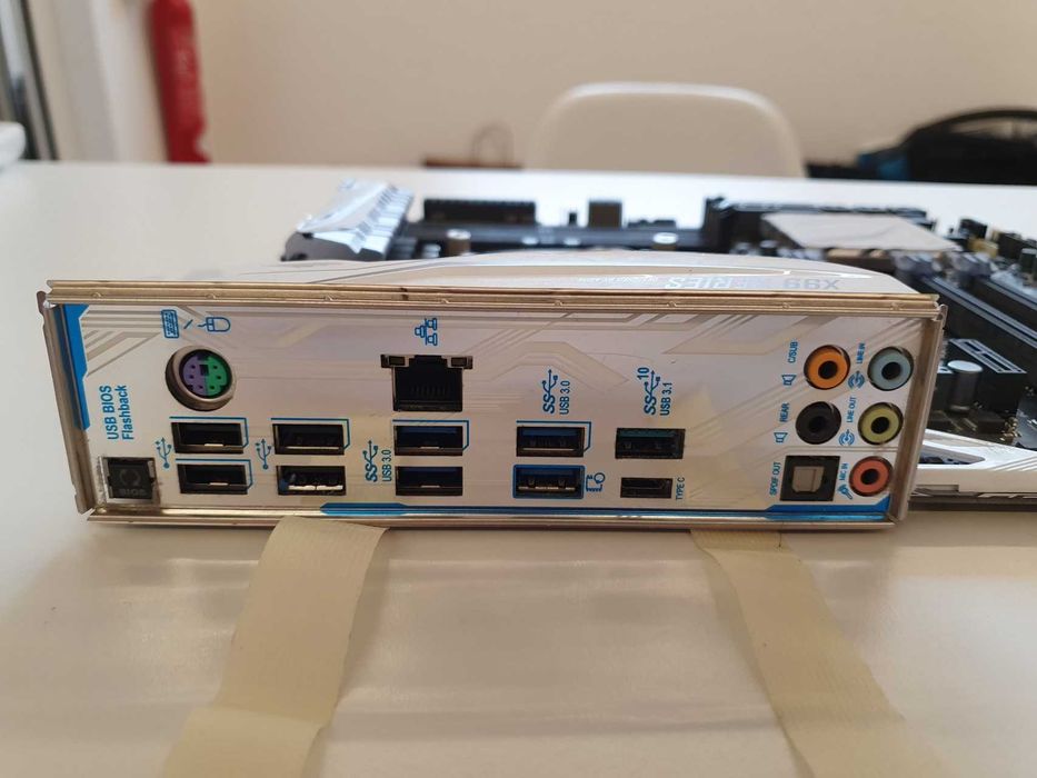 ASUS X99-AII / Intel i7-6800K - não funciona64284457953283121