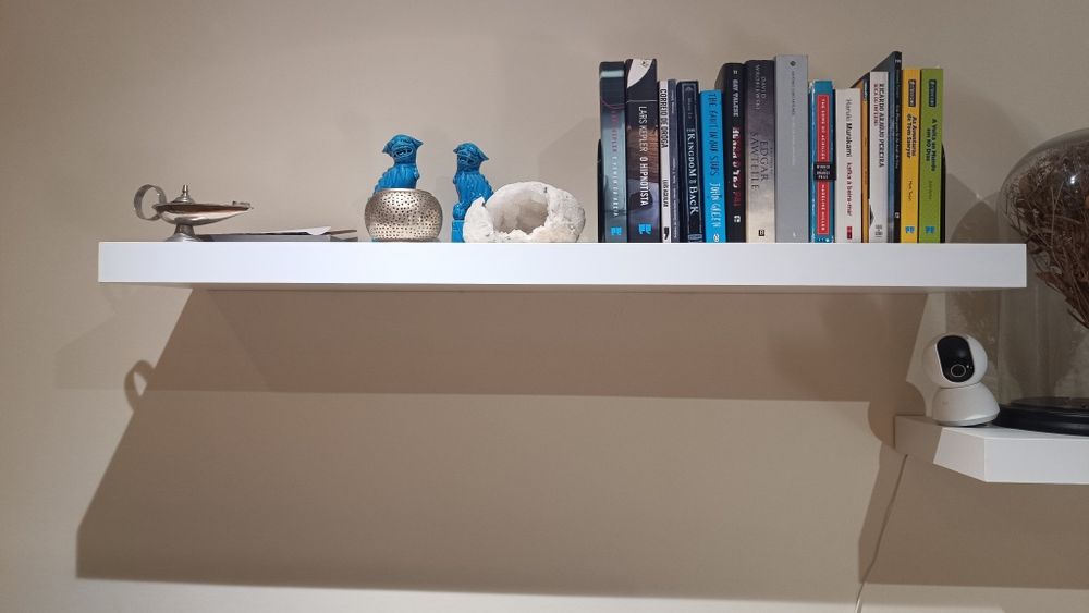 Prateleiras invisíveis IKEA brancas