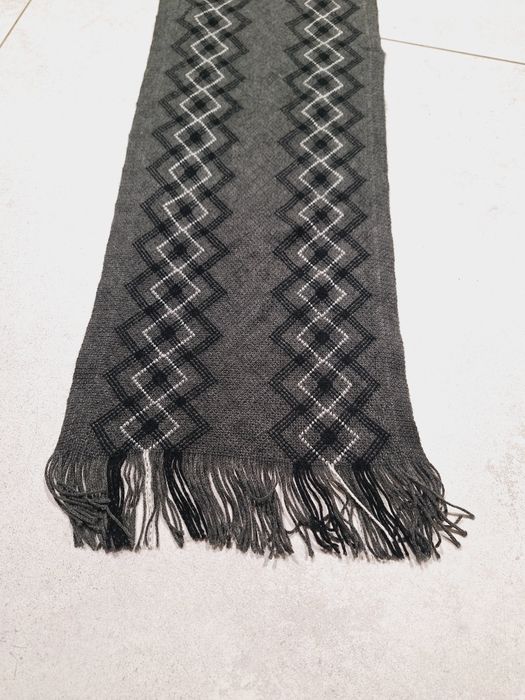 Szalik w geometryczny dwustronny wzór Greg