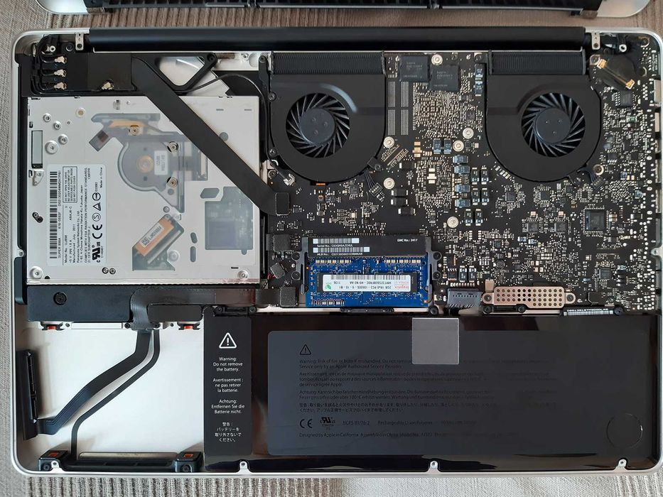 MacBook Pro com écran de 15" e anti-reflexo - finais 2011