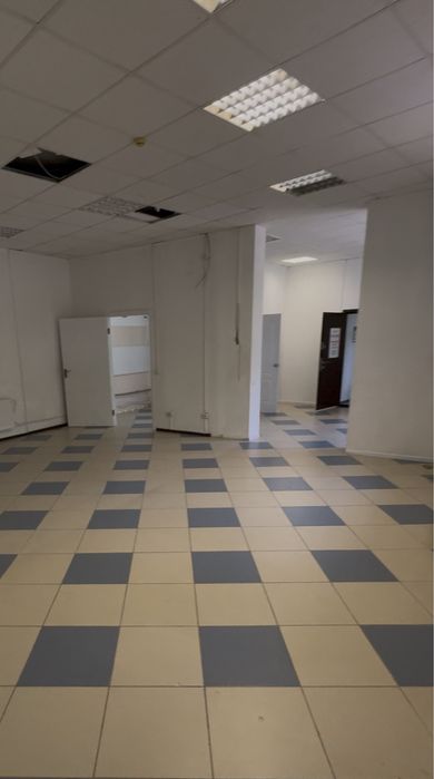 Здам в суборенду приміщення на Дніпровська наб.-19в під ЗОУМАГАЗИН