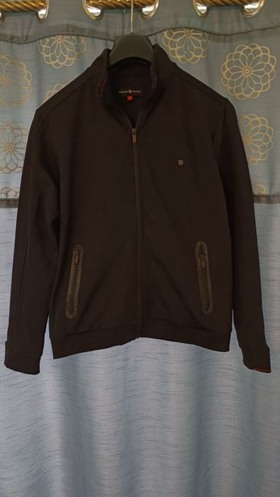 Зіпка олімпійка чорна кофта на блискавиці фірми Benson Cherry