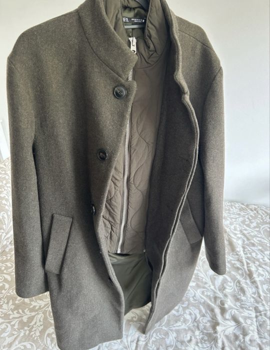 Sobretudo verde musgo com gola dupla • Estiloso • Zara