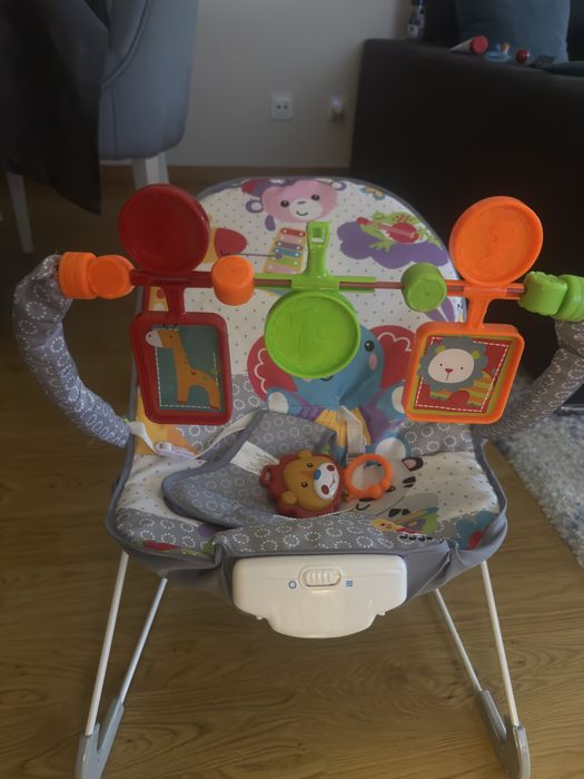 Cadeira baloiço nova