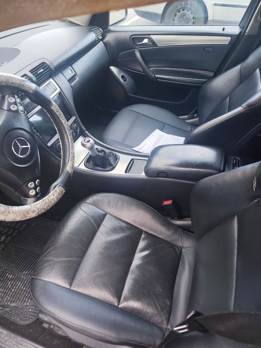 Mercedes C220 Avantgarde 150cavalos