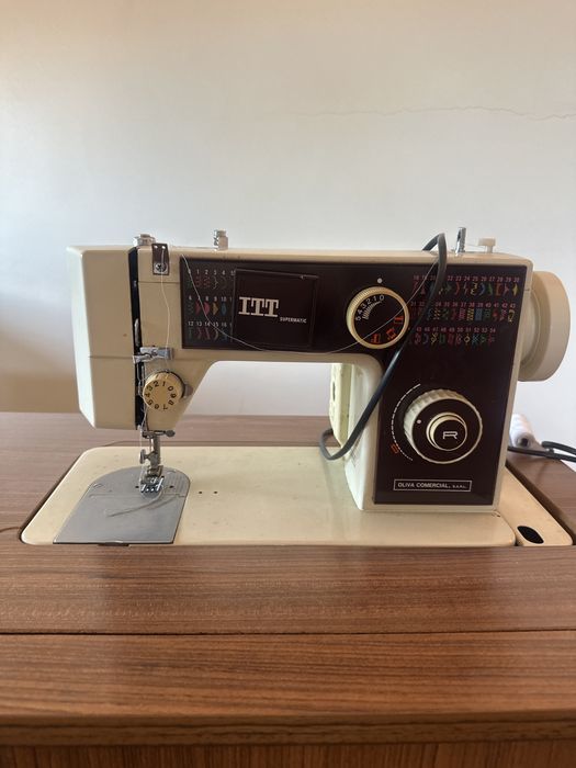 Maquina de costura Oliva comercial