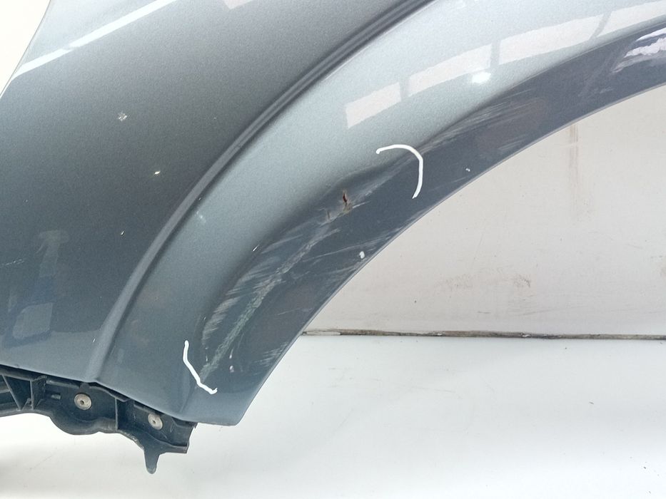 Guarda-lamas esquerdo OPEL Astra H Caravan (L35)