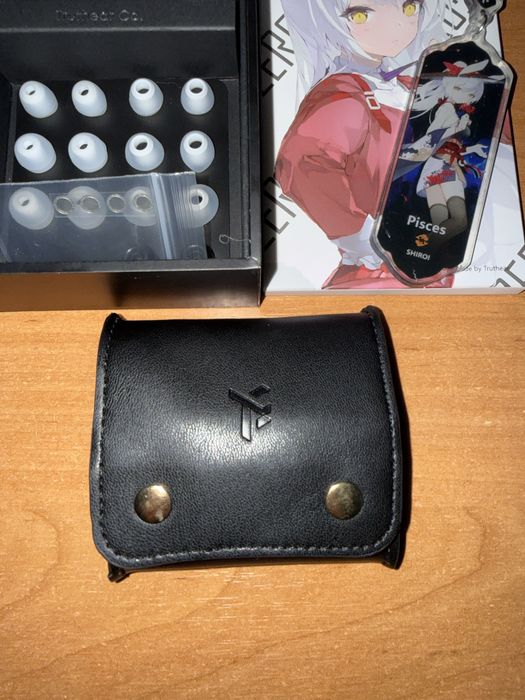 Навушники Truthear Zero Red.