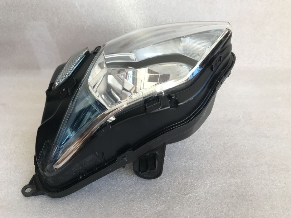 Farol Honda hiCB 500 F (2014) / CB 650 F (2016)