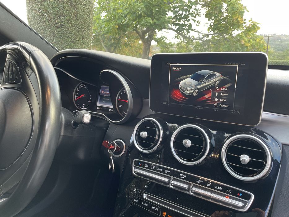 Mercedes-Benz C 300 h Sedan (Híbrido/Diesel) – Junho de 2015 – 212.000 km – Full Extras Premium