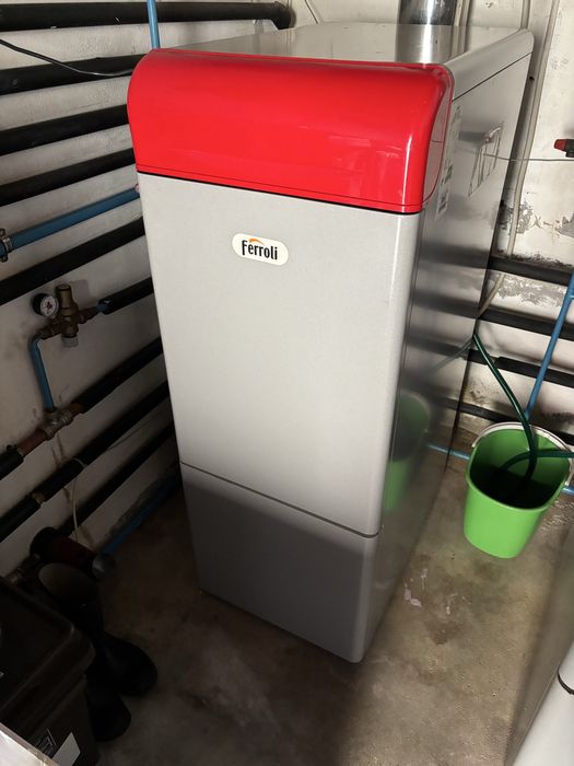 Caldeira de aquecimento a gasoleo Ferroli + tanque 1000L