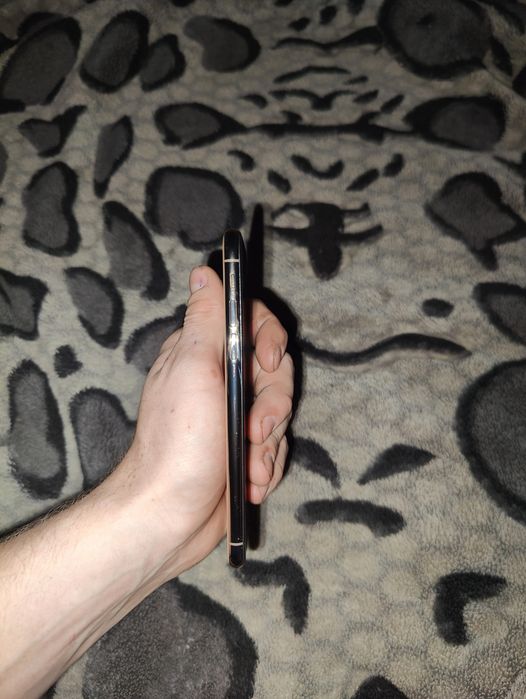 iPhone Xs 4/64 гб