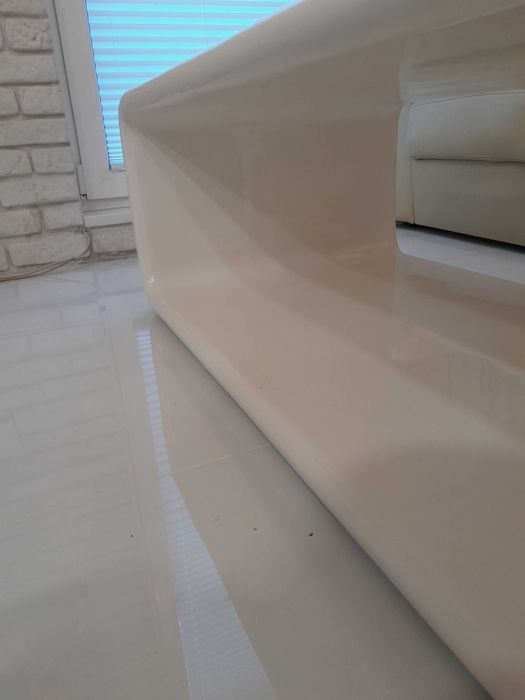 Stolik kawowy biały