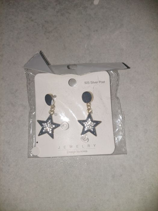 Nowe kolczyki czarne gwiazki z cyrkoniami