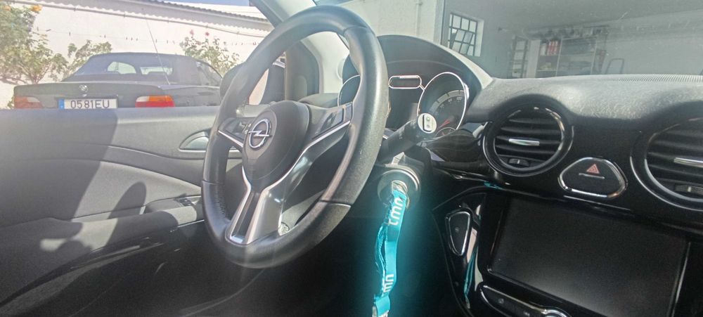 Opel Adam 1.2 White/black