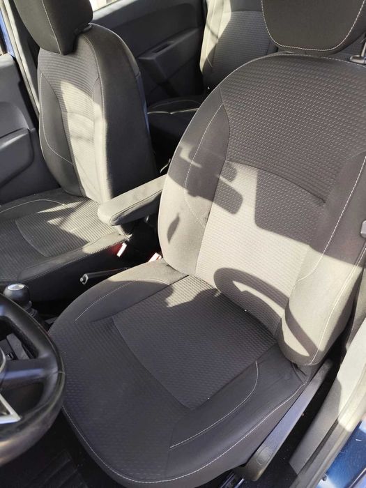 Interior de 7 Lugares Dacia Lodgy 1.5 DCI 2016