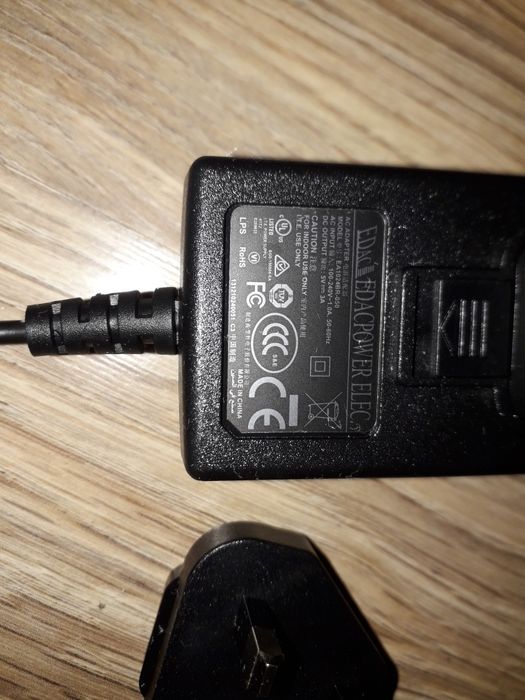 Sprzedam Zasilasz 5V 3A 20W EDAC EA1024BR nowy nie używany.