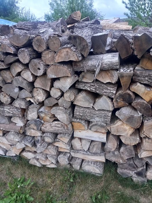 Drewno opalowe i kominkowe lisciaste sezonowane.