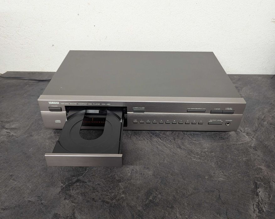 CD програвач Yamaha CDX-480.