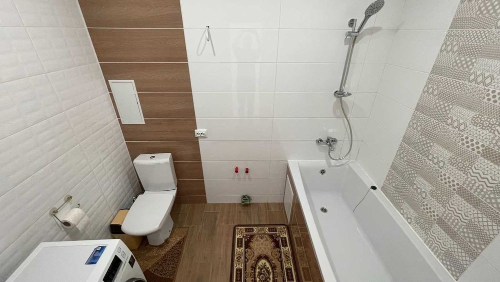Продам 2 кімнатну квартиру, євроремонт, меблі, техніка - Озерна