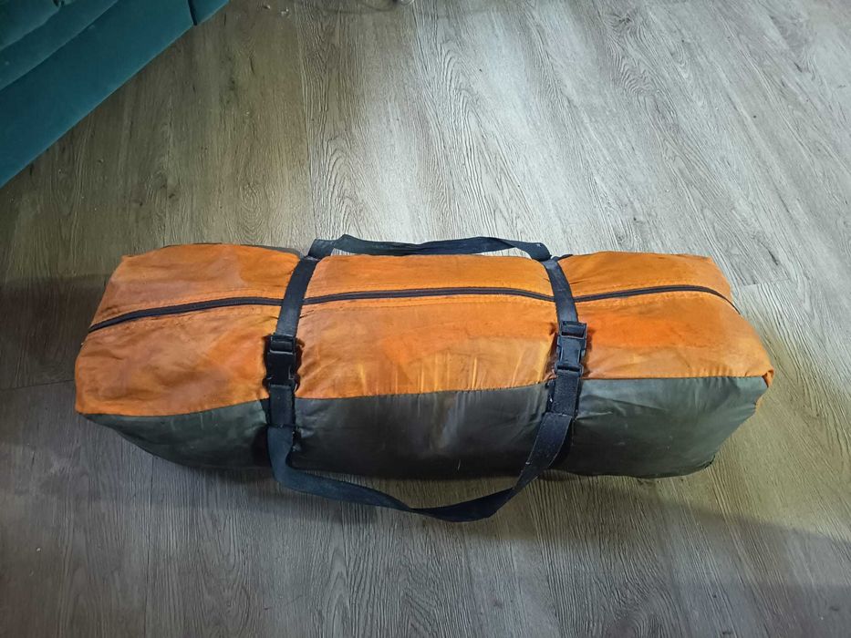 Tenda Familiar Quechua – 2 Quartos + Sala – Pouco Uso