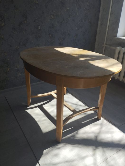 Стіл дерев'яний під реставрацію