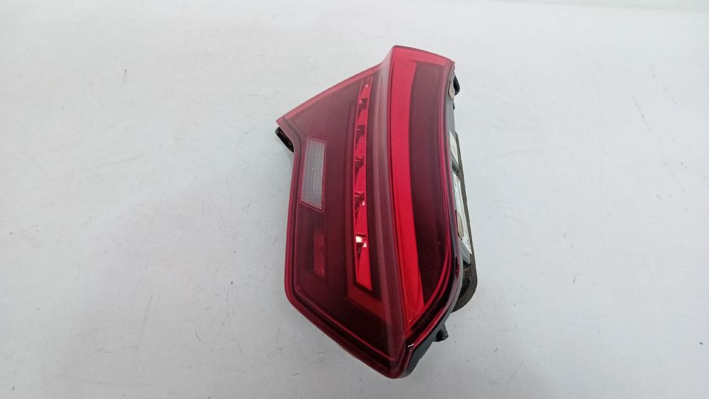 Farolim da mala esquerdo VOLKSWAGEN T-Roc (A11)