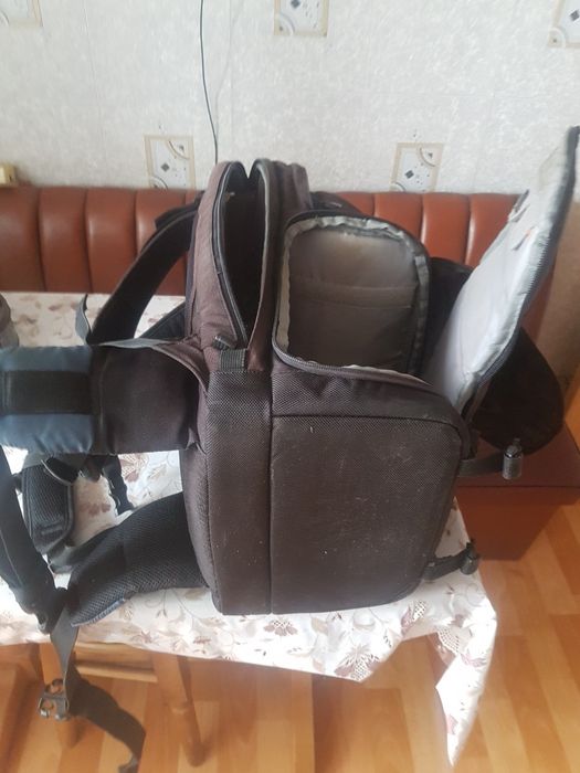 Lowepro-Рюкзак /Швейцарія/-  міцний відмінно сидячий на любій спині