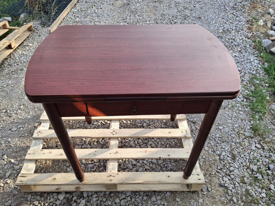 Mesa em madeira nobre 90 cms fechada 1.43 aberta