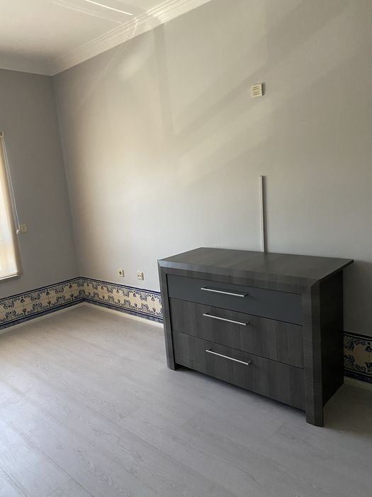 Apartamento T3  zona Ribeirinha  Baixa Banheira Frente as piscinas municipais , com AR Condicionado e todo mobilado e com cozinha totalmente equipada