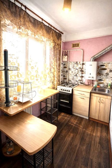 Продаж  2-кімнатної квартири у Комунарському  районі