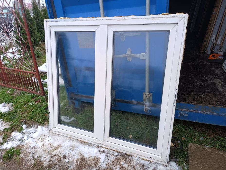 Okno 136x128 plastikowe rozwierno uchylne białe dwukwaterowe.