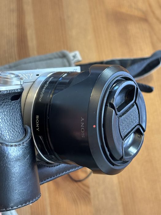 Sony E-mount SEL 35mm f/1.8 OSS – Lente Prime Compacta