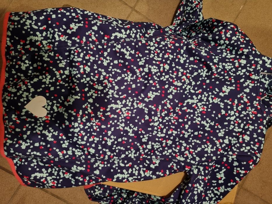 Kurtka typu softshell przeciwdeszczowa rozm 146-152 wiek 10/12