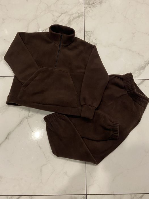 Флісовий костом шоколадного кольору, унісекс 128-134