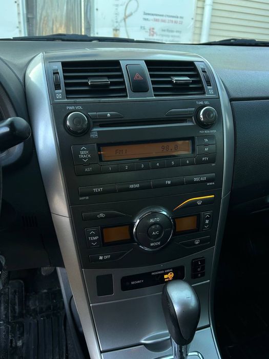 Авто надійне це королла автомат 1,6 рельн пробіг та рідна фарба! 9500