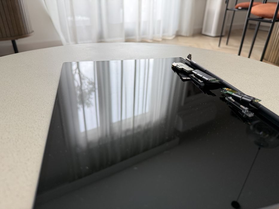 Klapa z ekranem uszkodzona HUAWEI MateBook X Pro