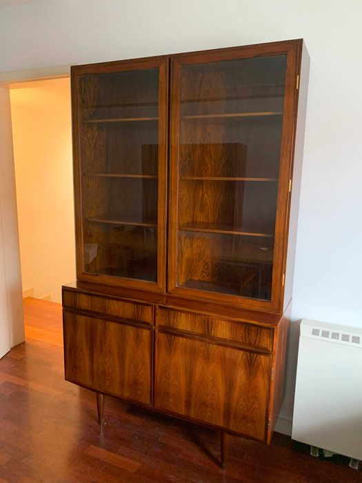 Aparador com vitrine em pau santo, nórdico