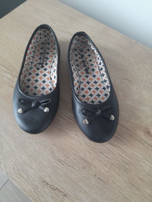Buty eleganckie w rozmiarze 34