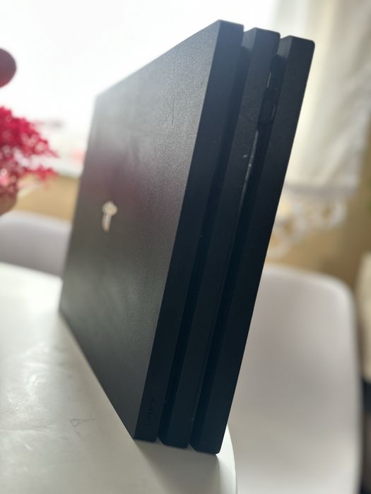 Ps4 pro + czarny pad