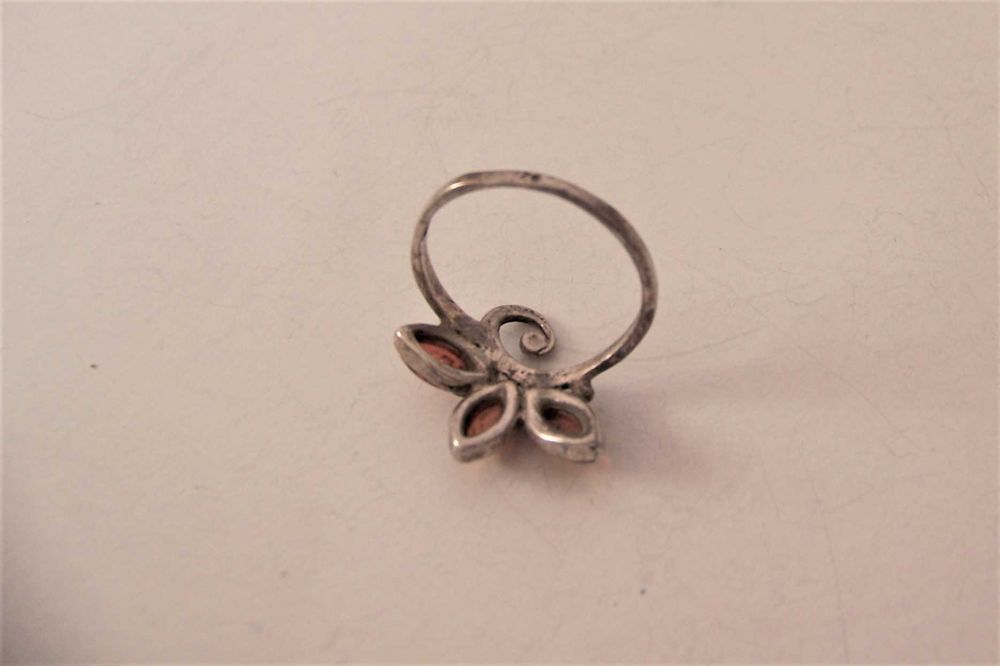 Śliczny pierścionek stare srebro  pr 925 bursztyn