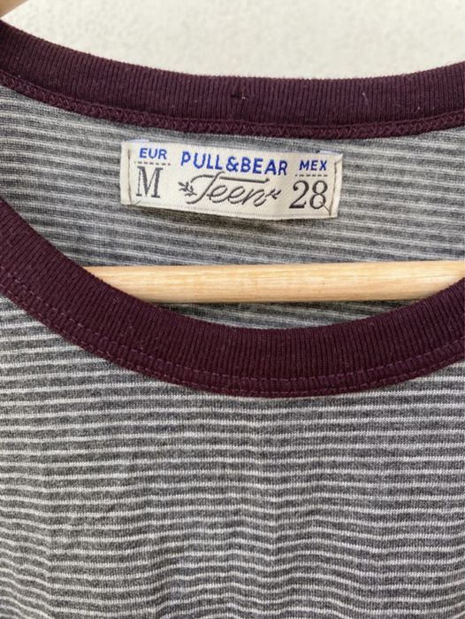 T-shirt às riscas cinza