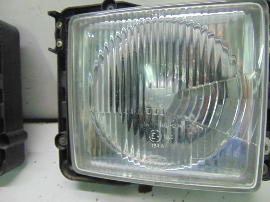 Mercedes MB 100 faróis
