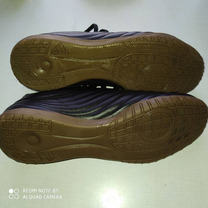 Продам кроссовки Adidas