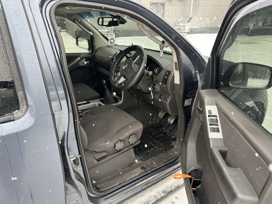 NISSAN Pathfider Sport